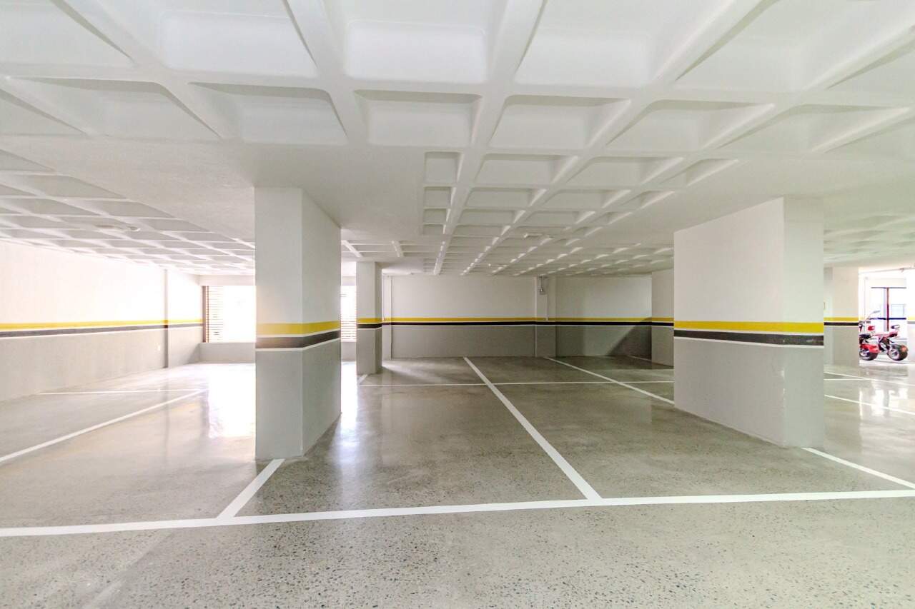 Apartamento à venda no Centro: Vagas de garagem cobertas