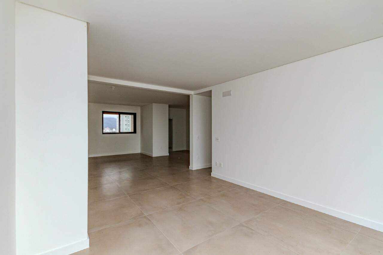 Apartamento à venda no Centro: Sala de estar integrável à varanda