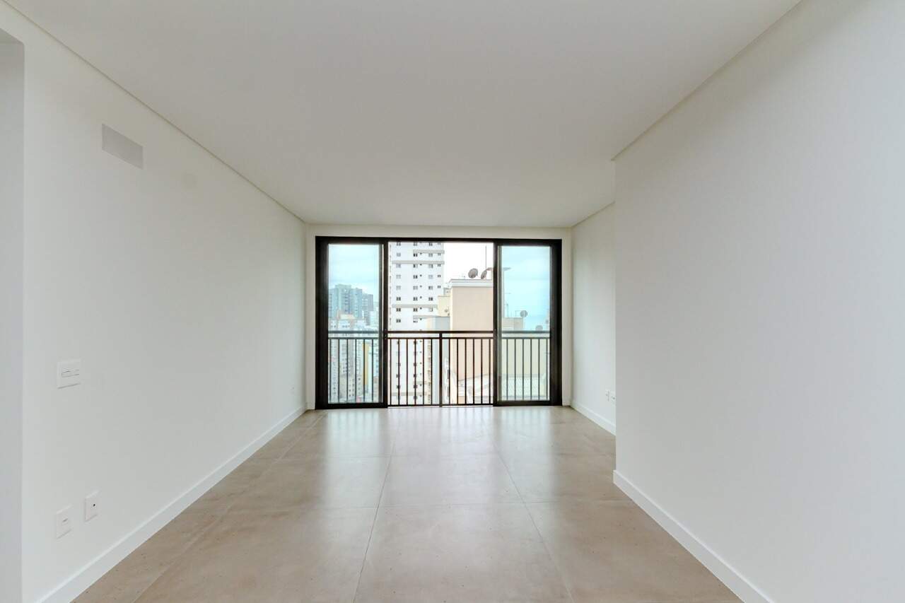 Apartamento à venda no Centro: Lavabo/banheiro compacto com ventilação