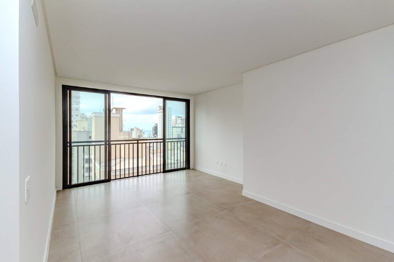 Apartamento à venda no Centro: Living com acesso à varanda