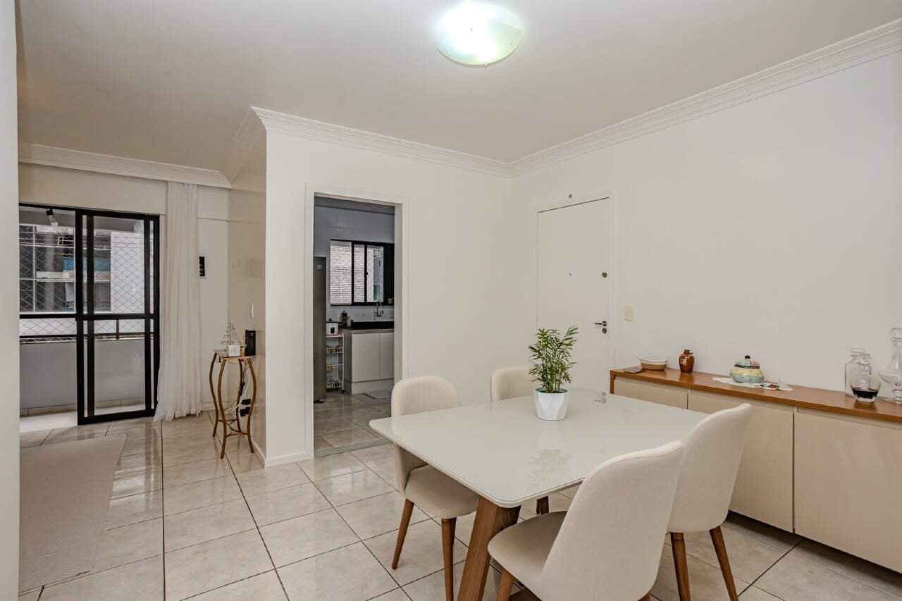 Apartamento à venda no Centro: Sala de jantar espaçosa