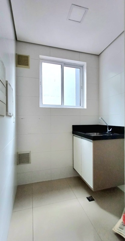 Apartamento à venda no Centro: Lavanderia com janela