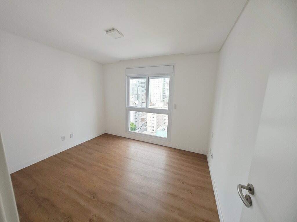 Apartamento à venda no Centro: Dormitório com janela ampla