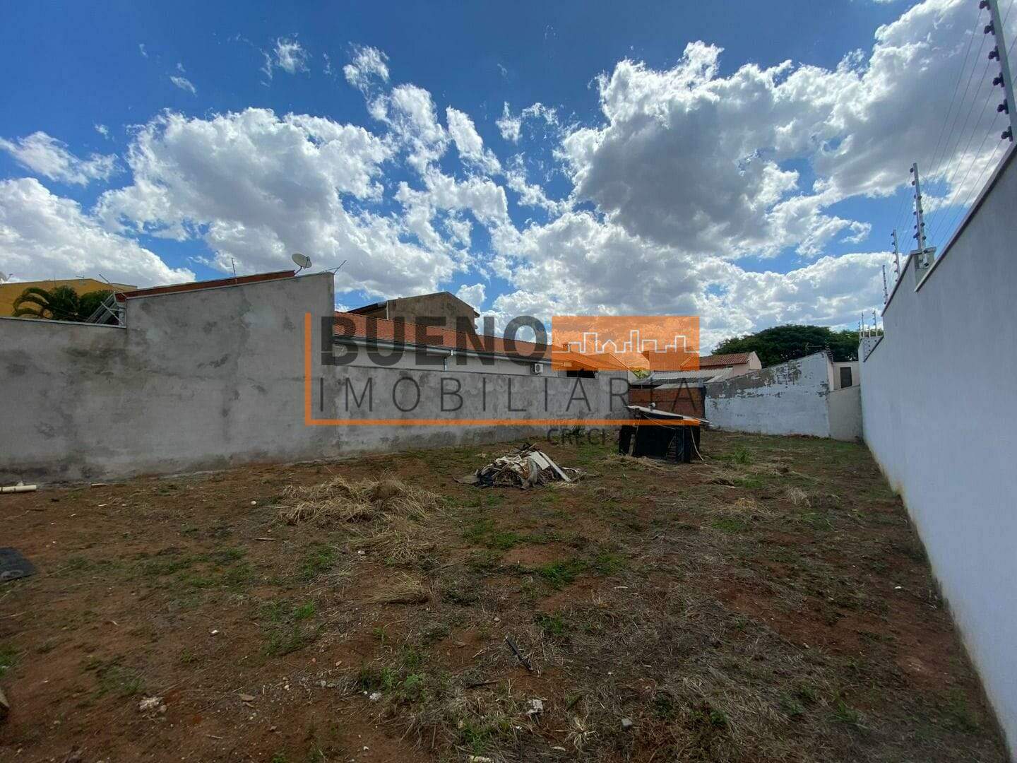 Terreno à venda no Parque Residencial Jaguari: 