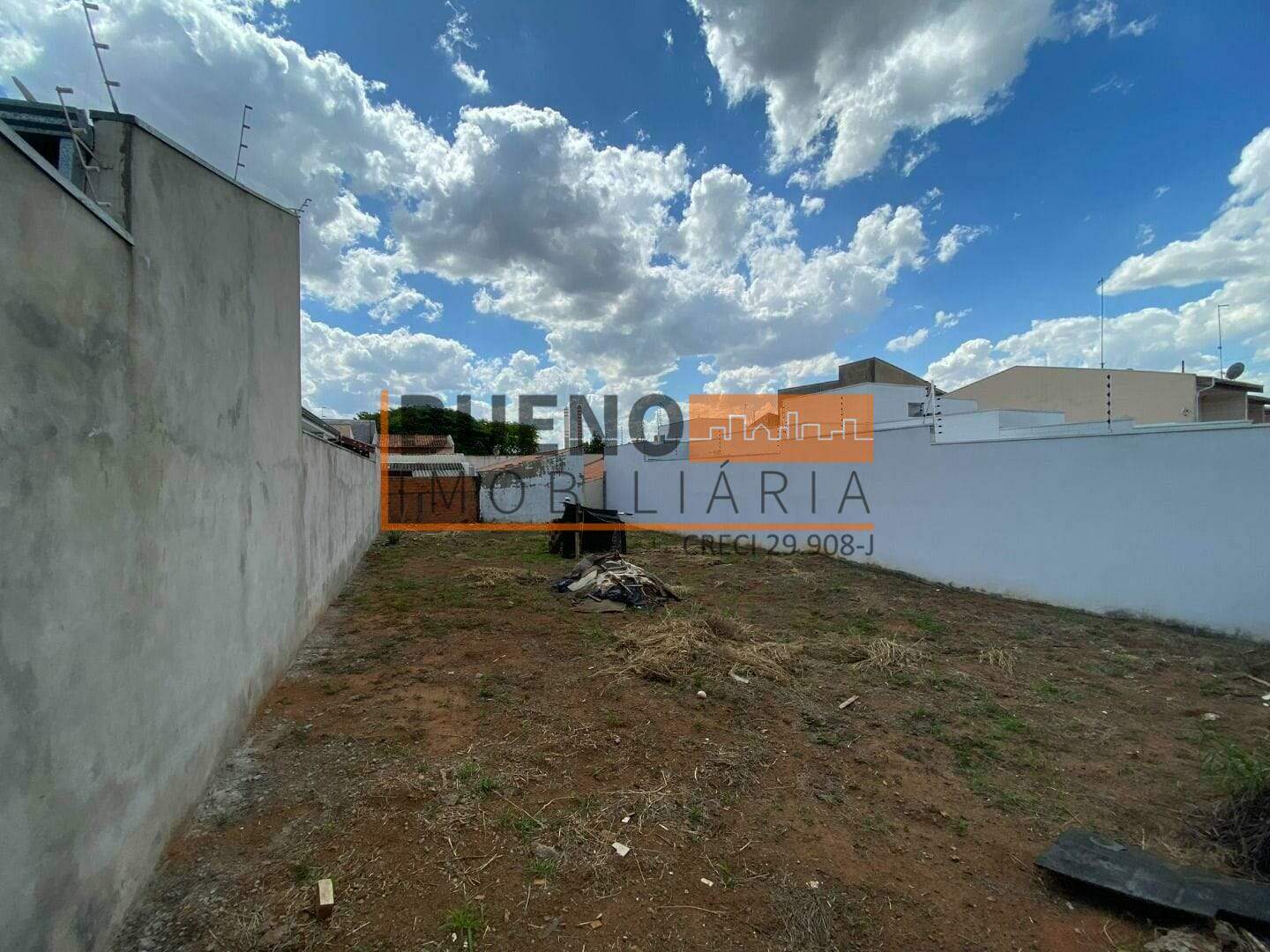 Terreno à venda no Parque Residencial Jaguari: 