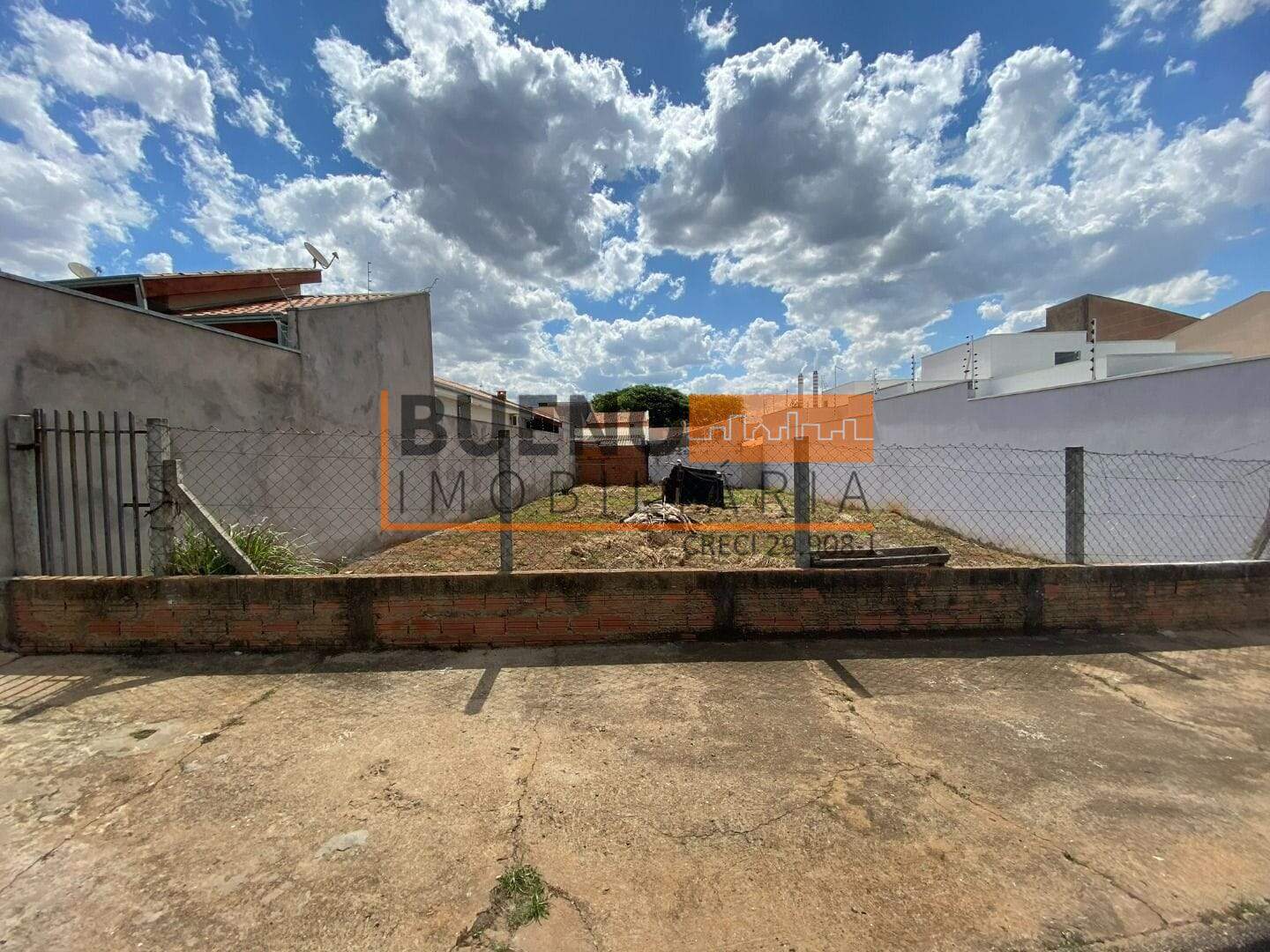 Terreno à venda no Parque Residencial Jaguari: 