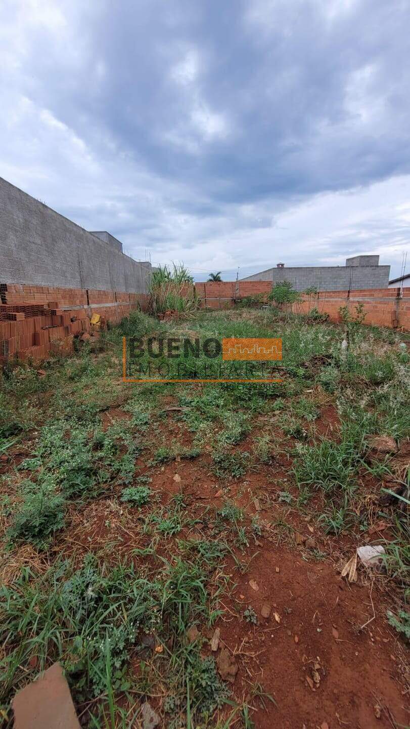 Terreno à venda no Jardim dos Lagos: 