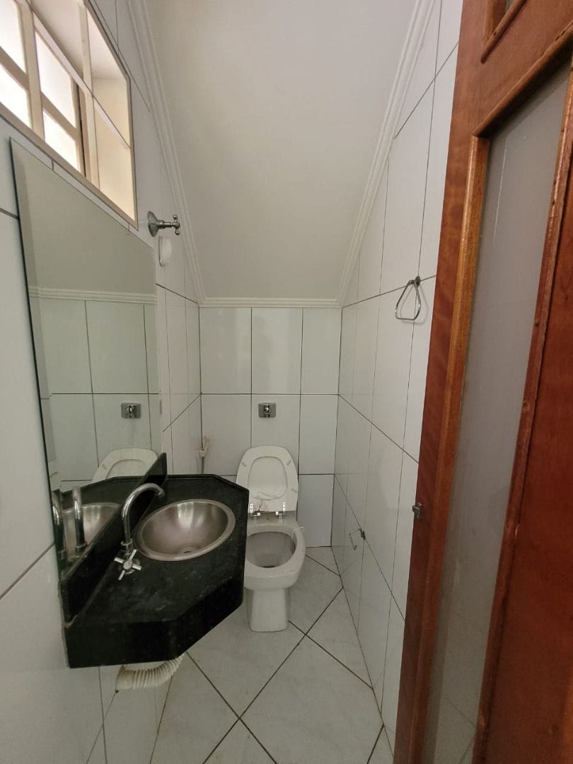 Casa para aluguel no Vila Grego: 