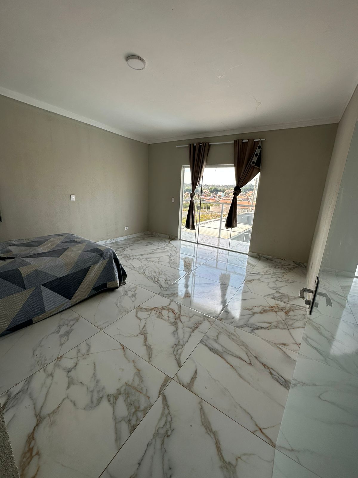 Casa para aluguel no Jardim Aranha Oliveira: 