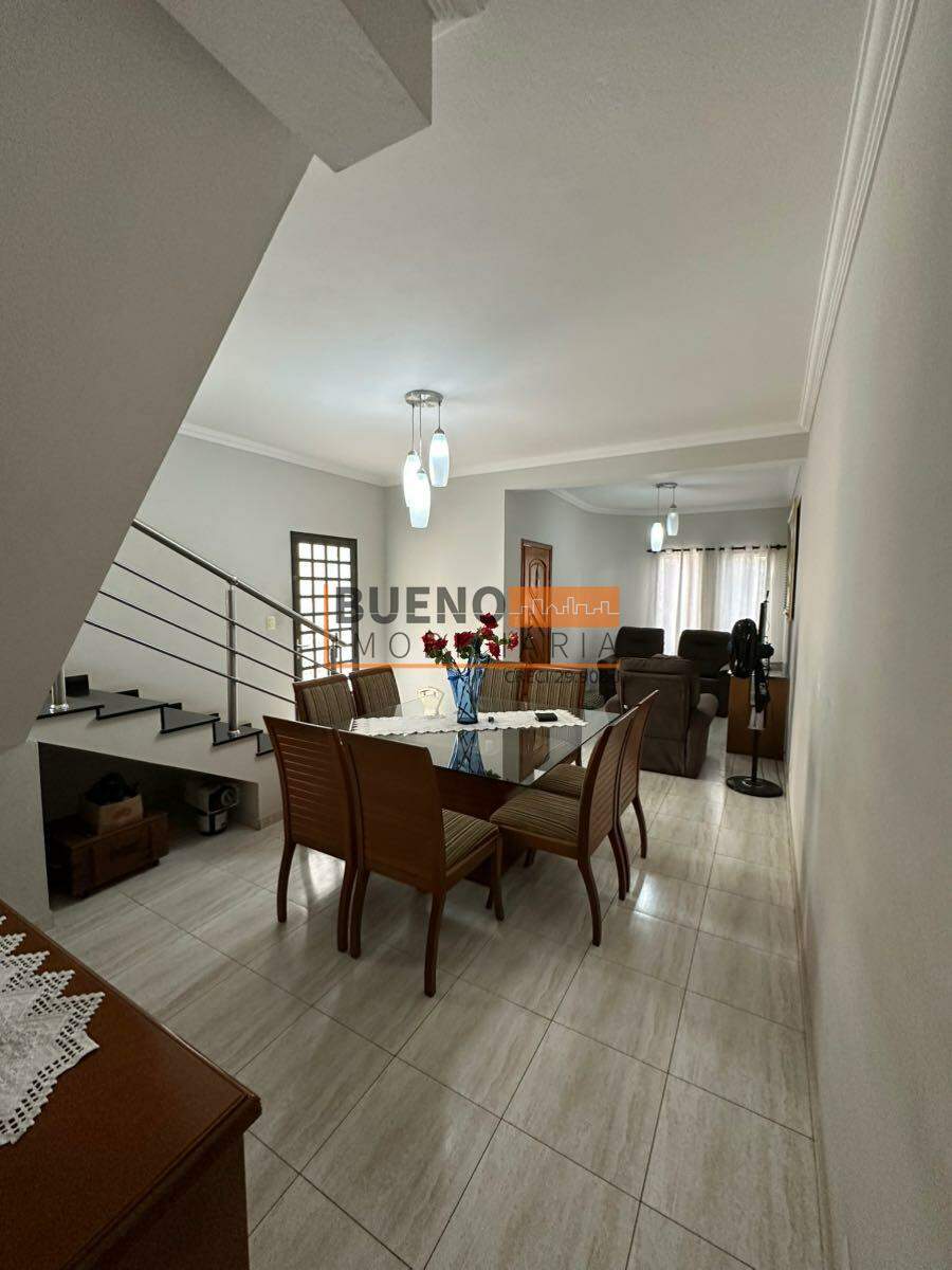 Sobrado à venda no Residencial Horto Florestal Jacyra I: 