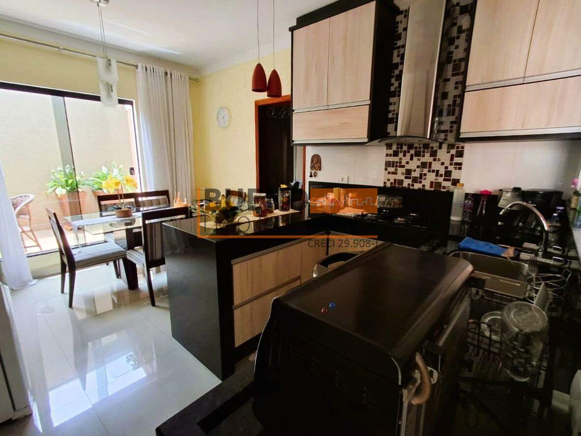 Casa à venda no Jardim São Francisco: 