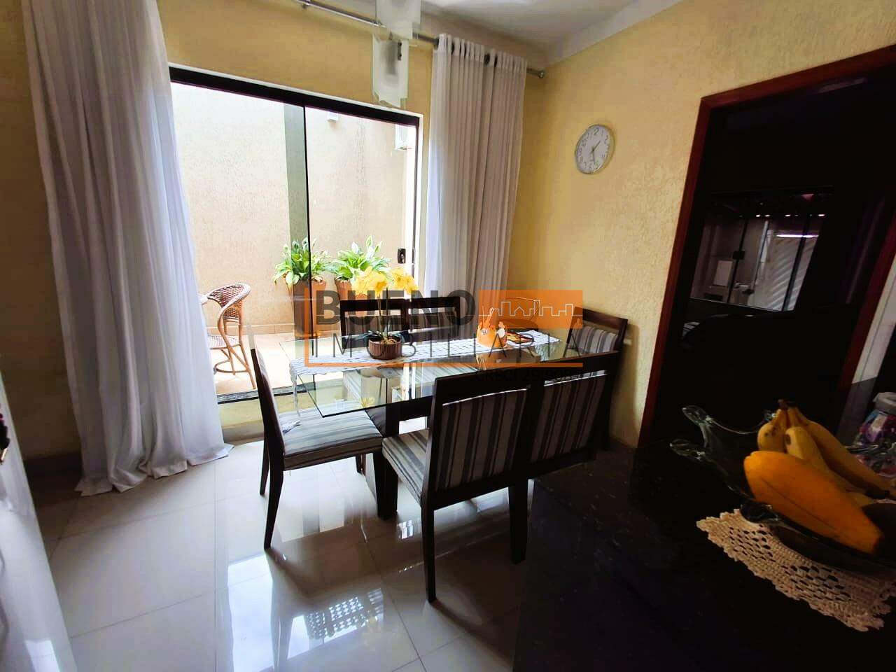 Casa à venda no Jardim São Francisco: 