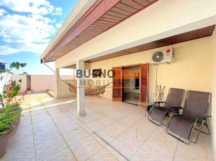 Casa para aluguel no Catharina Zanaga: 