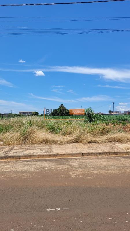 Terreno à venda no Jardim Itapuã: 