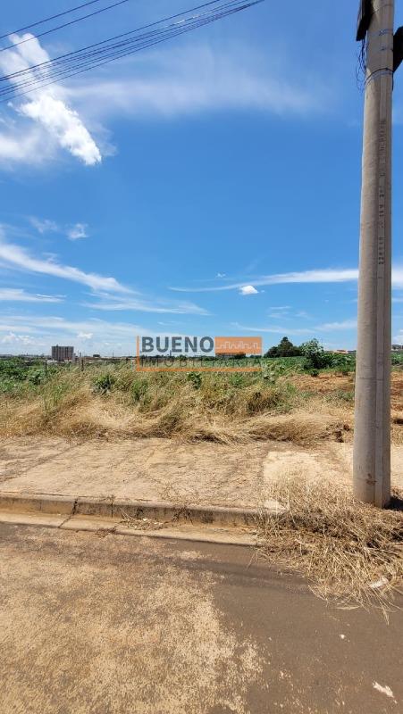 Terreno à venda no Jardim Itapuã: 