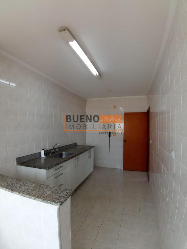 Apartamento à venda no Catharina Zanaga: 