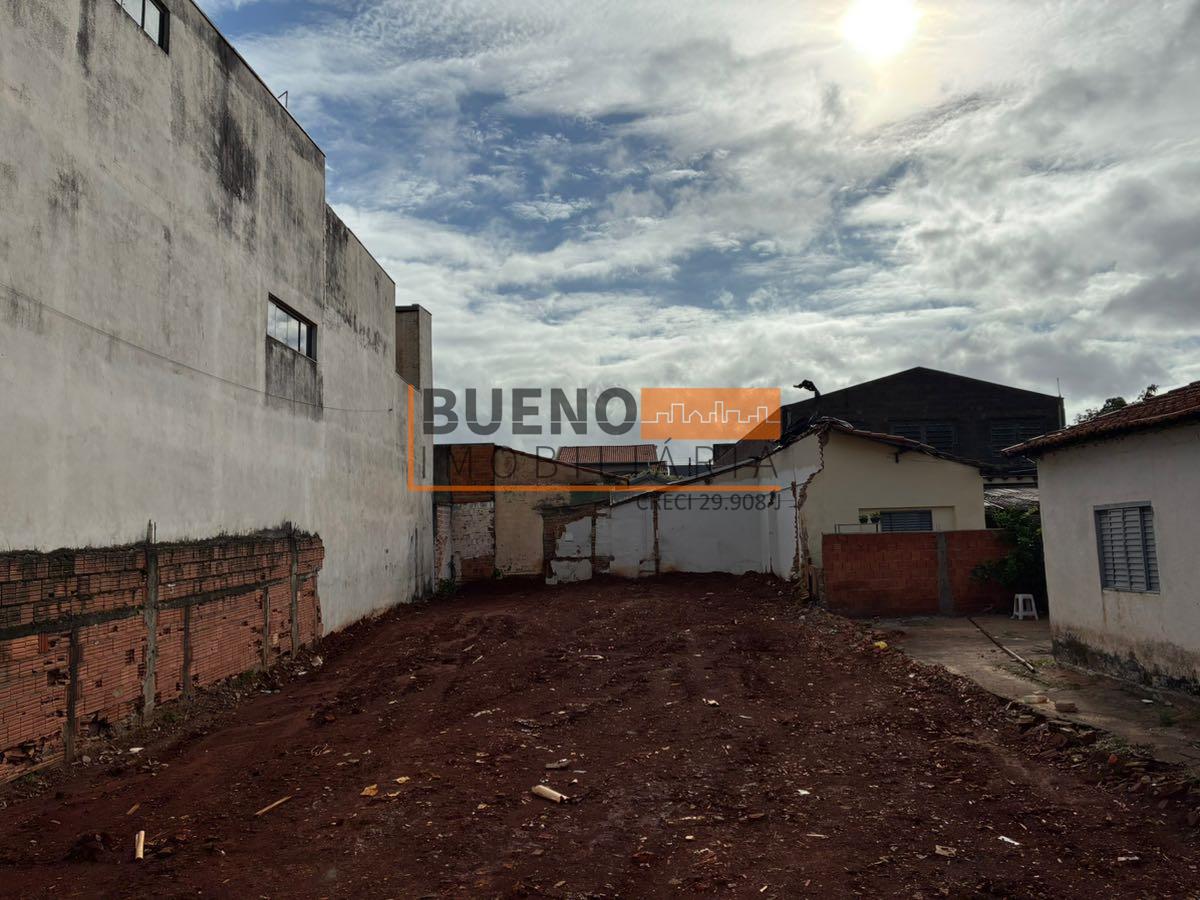 Terreno à venda no Vila Mollon IV: 