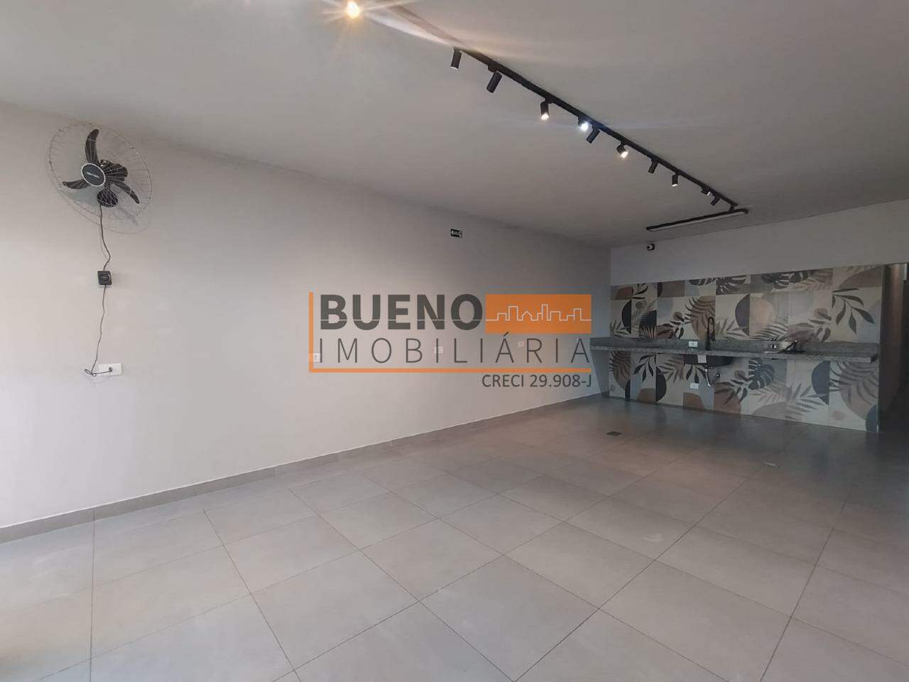 Casa para aluguel no Jardim Rosemary: 