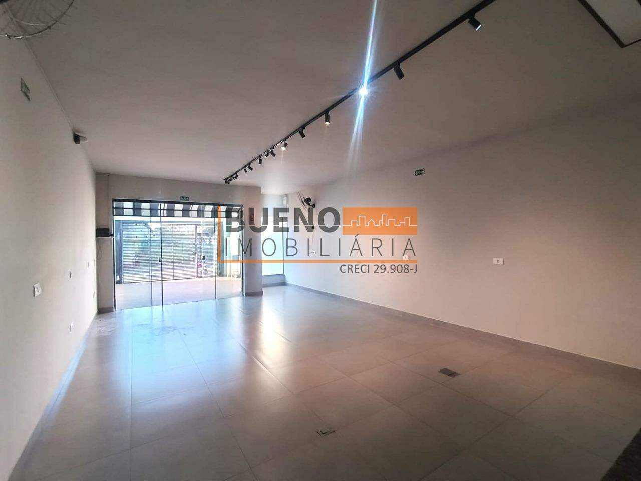 Casa para aluguel no Jardim Rosemary: 