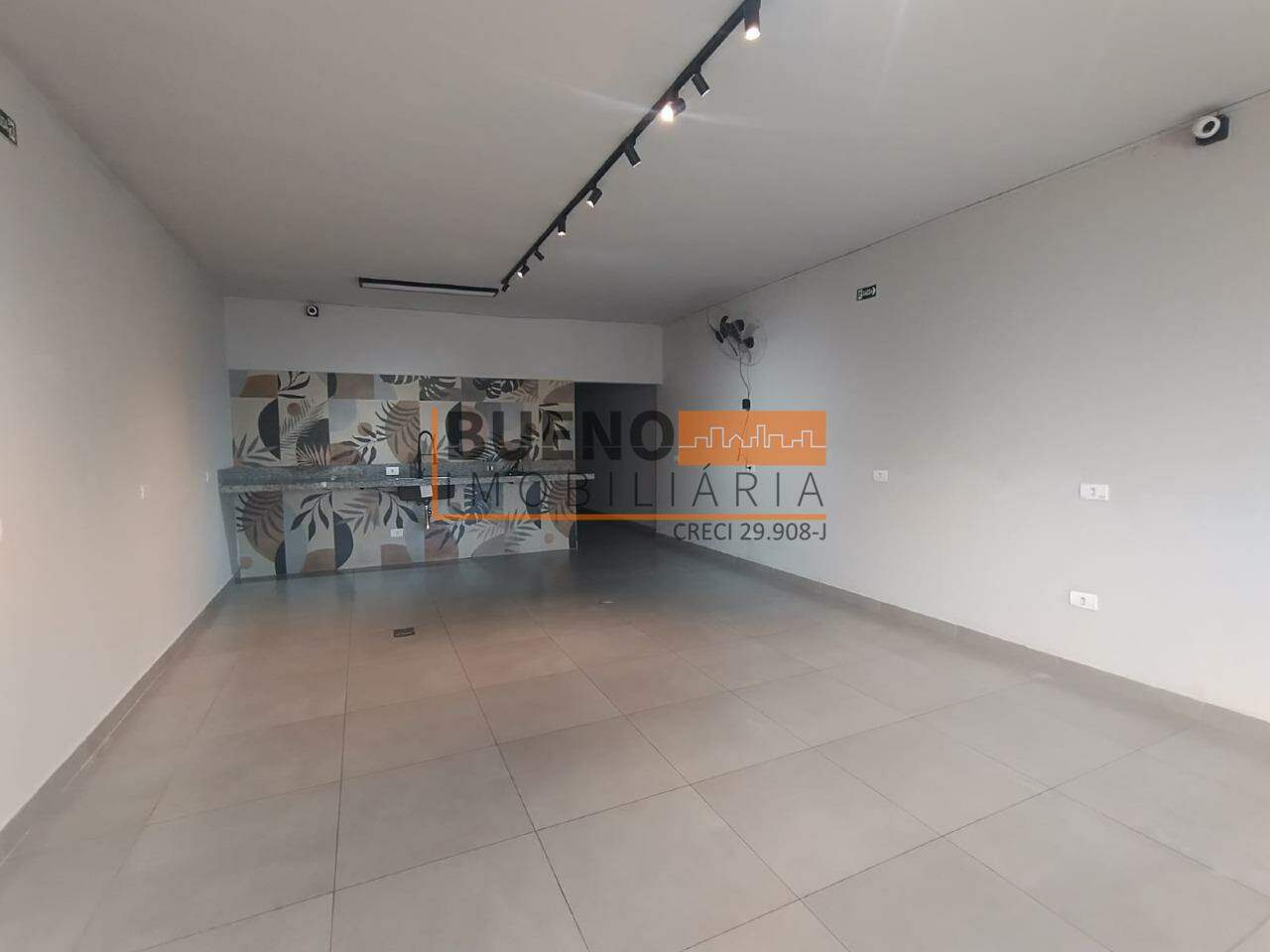 Casa para aluguel no Jardim Rosemary: 