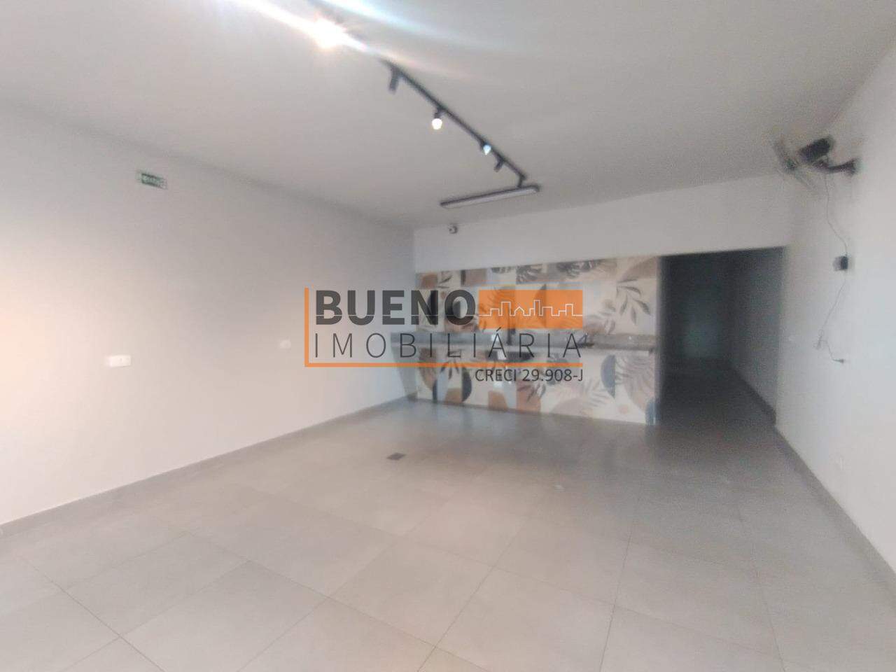 Casa para aluguel no Jardim Rosemary: 