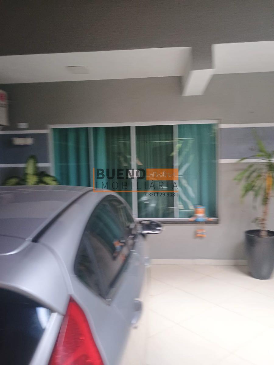 Sobrado à venda no Parque Gramado: 