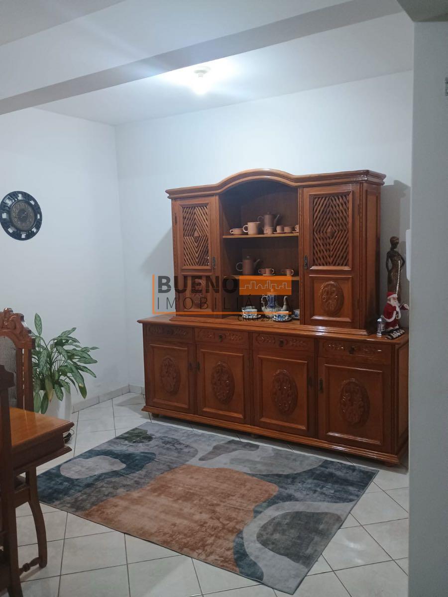 Sobrado à venda no Parque Gramado: 