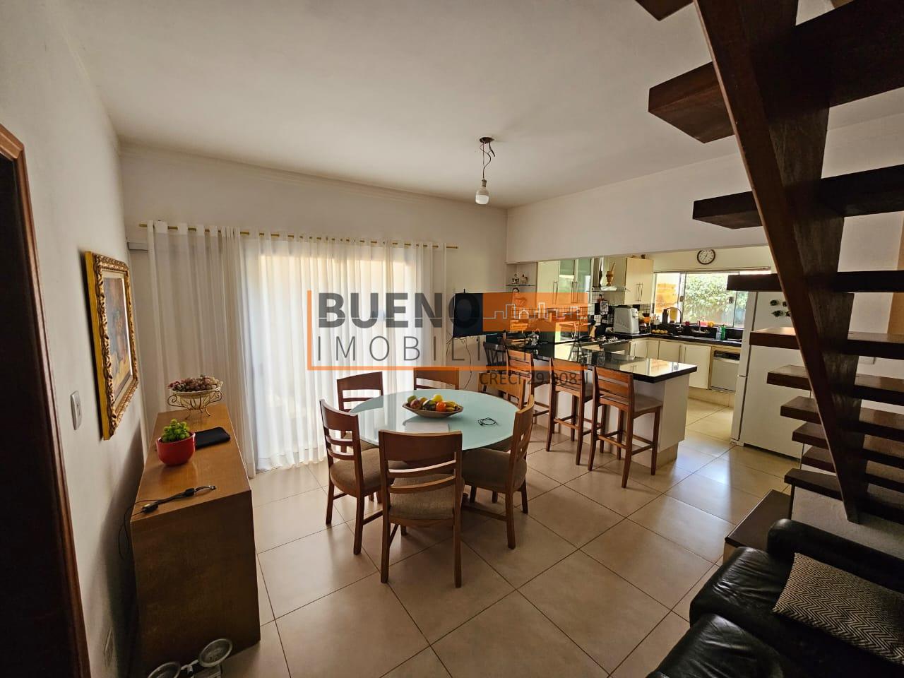 Casa à venda no Centro: 