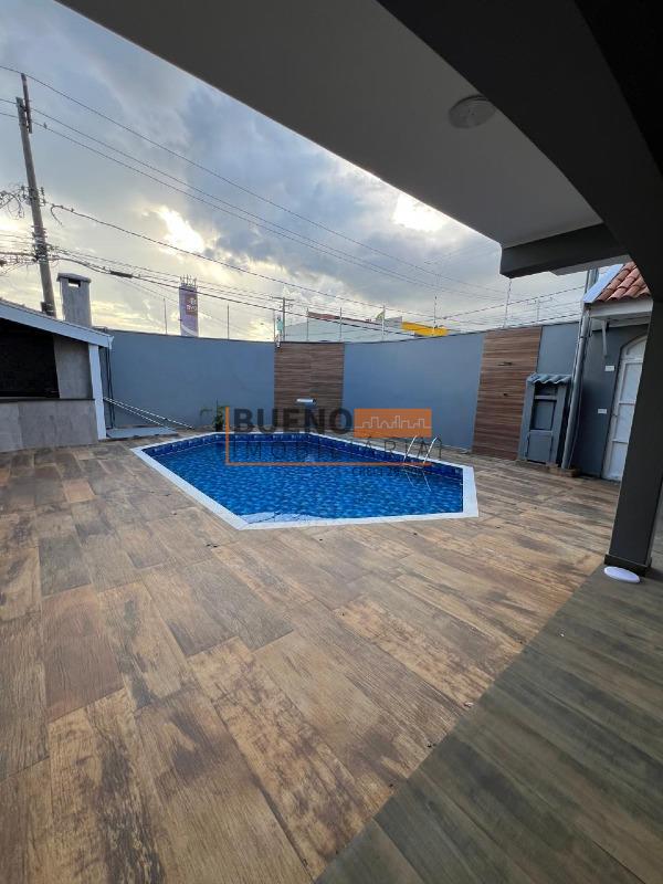 Casa para aluguel no Jardim Mollon: 