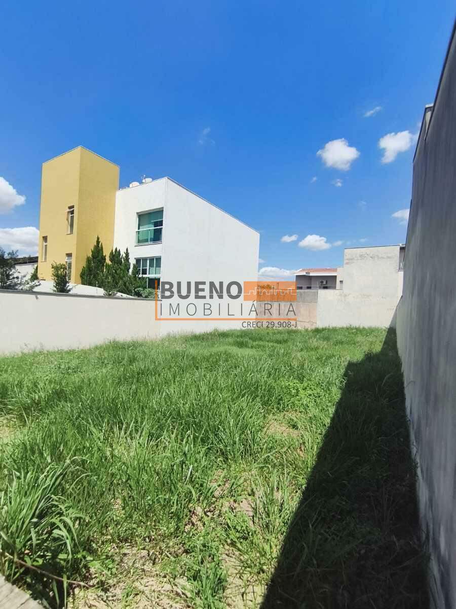 Terreno à venda no Parque Universitário: 