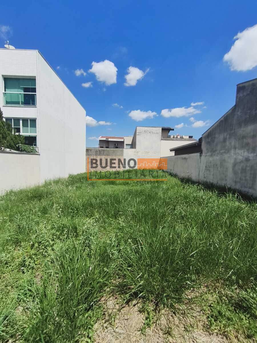 Terreno à venda no Parque Universitário: 