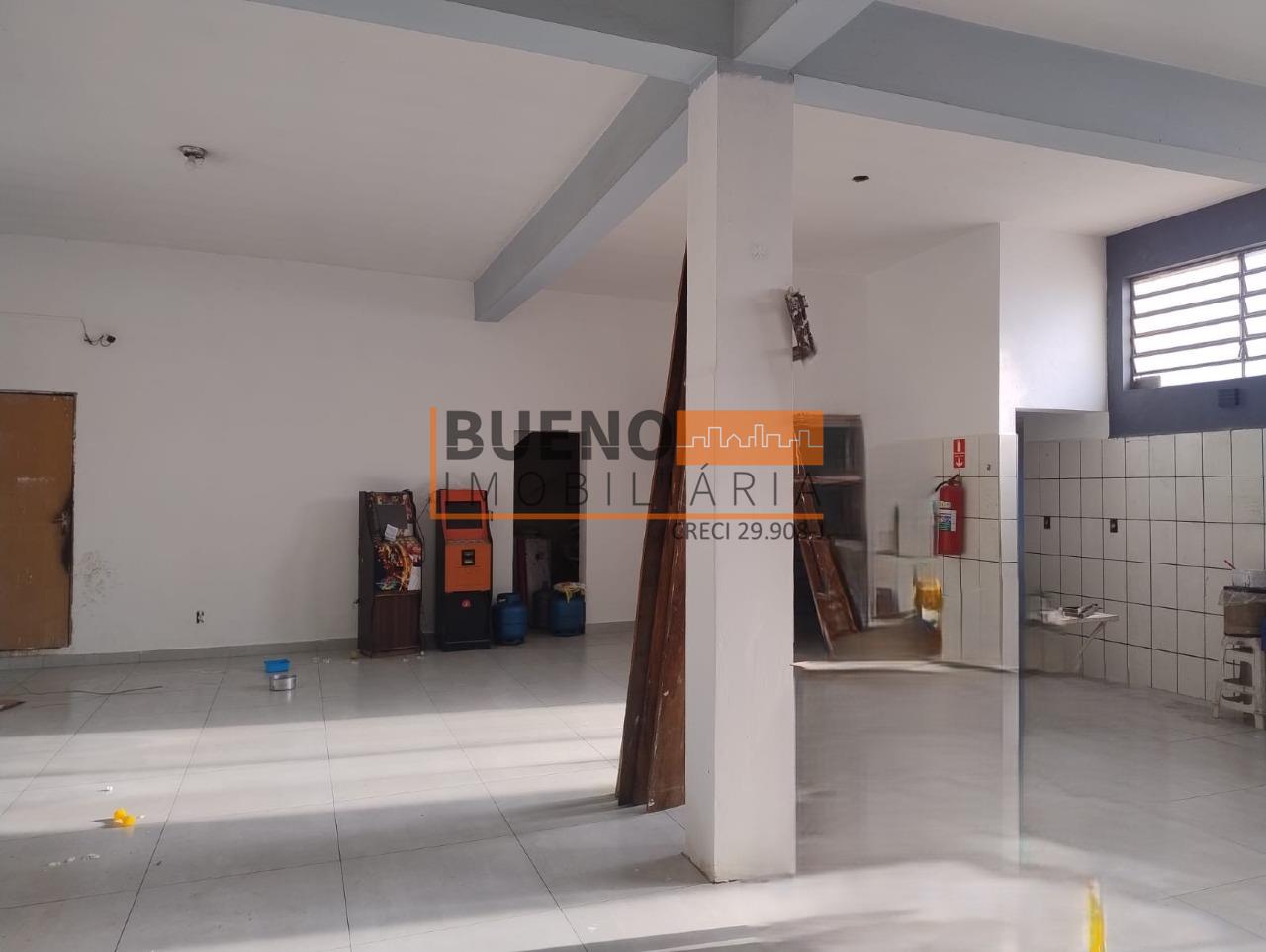 Salão para aluguel no Parque Olaria: 