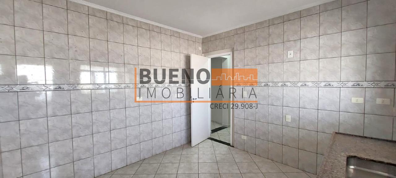 Casa comercial para aluguel no Vila Ferrarezi: 