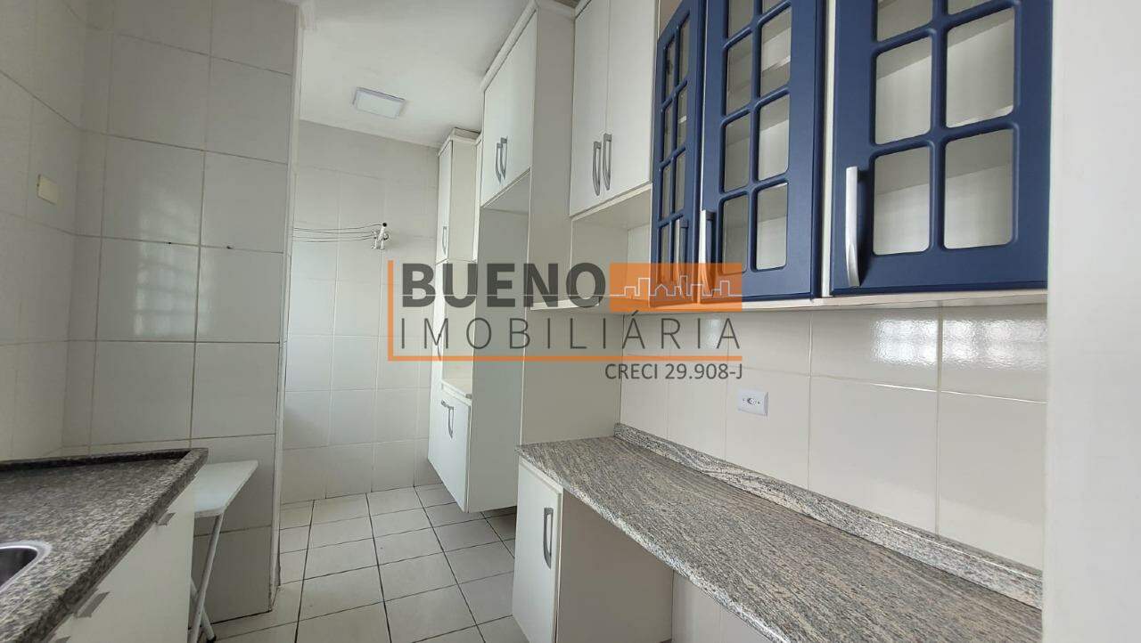 Apartamento para aluguel no Catharina Zanaga: 