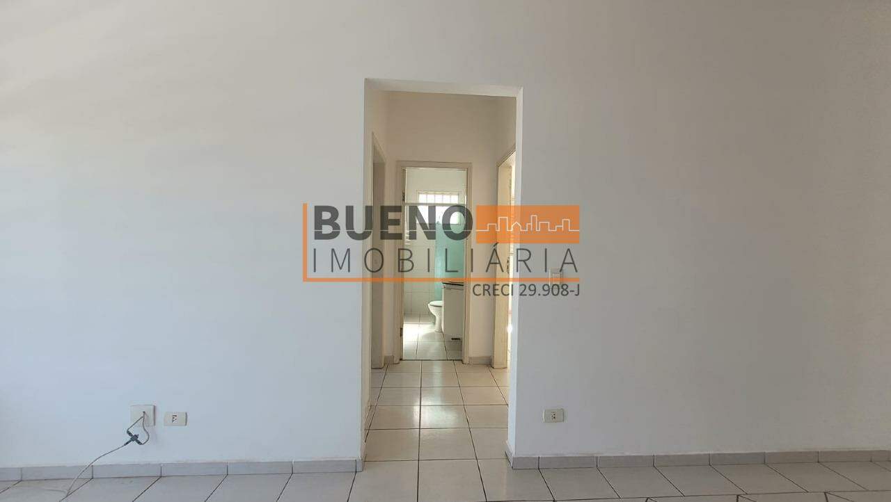 Apartamento para aluguel no Catharina Zanaga: 