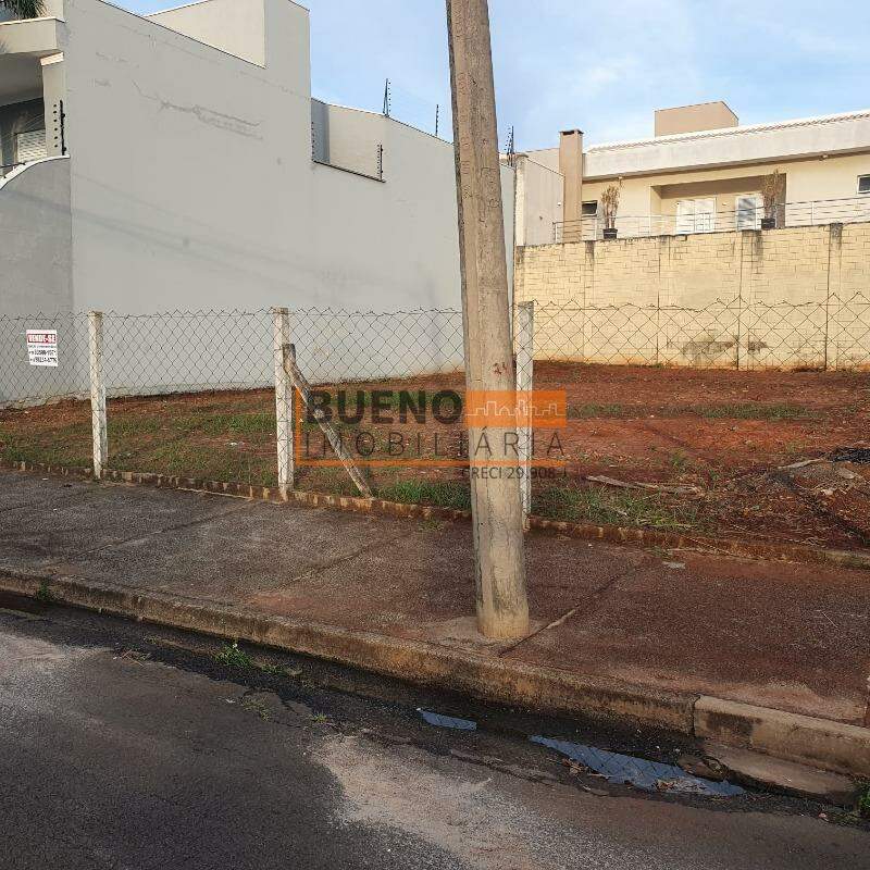 Terreno à venda no Parque Universitário: 