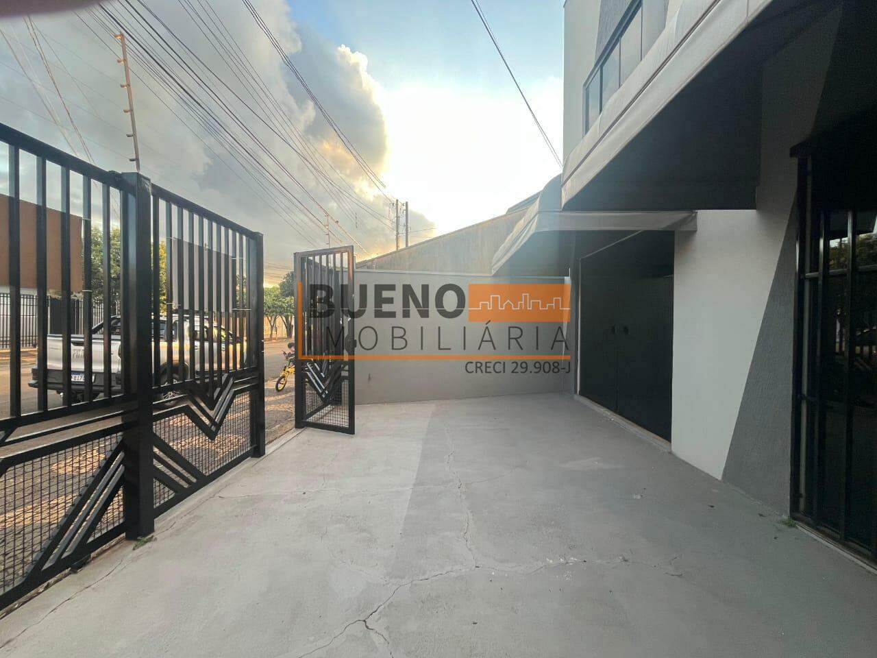 Salão para aluguel no Jardim Pérola: 