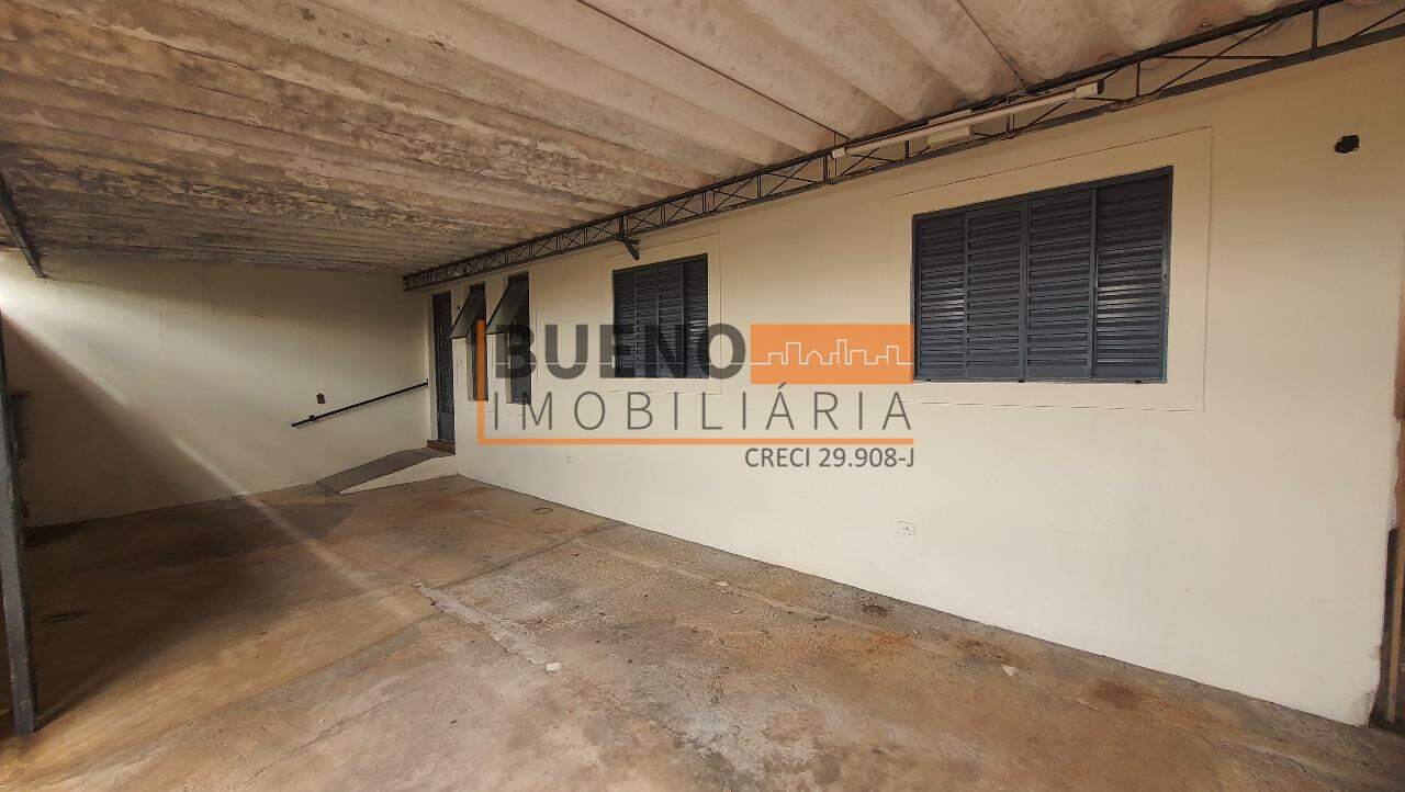 Casa à venda no Conjunto Habitacional Santa Terezinha: 