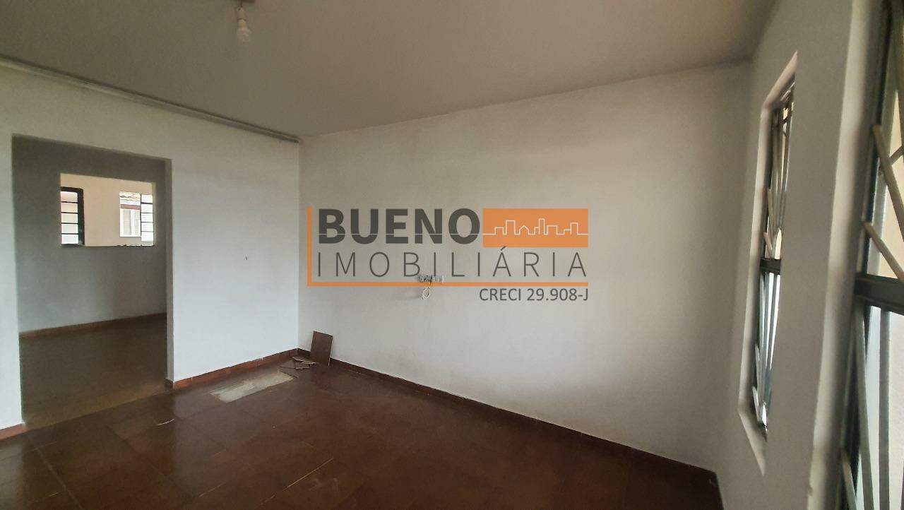 Casa à venda no Conjunto Habitacional Santa Terezinha: 