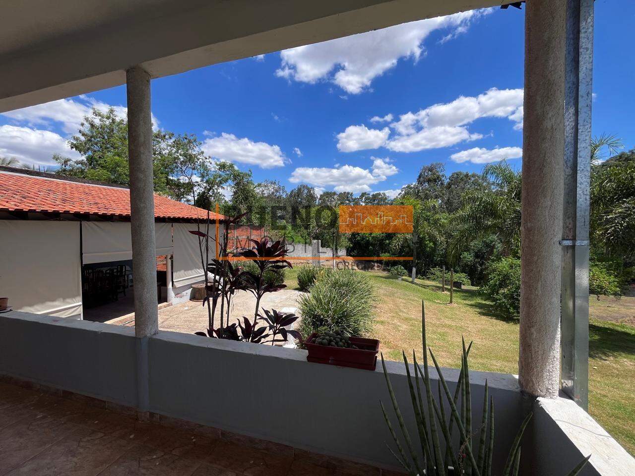 Chácara à venda no Conjunto Habitacional Santa Terezinha: 