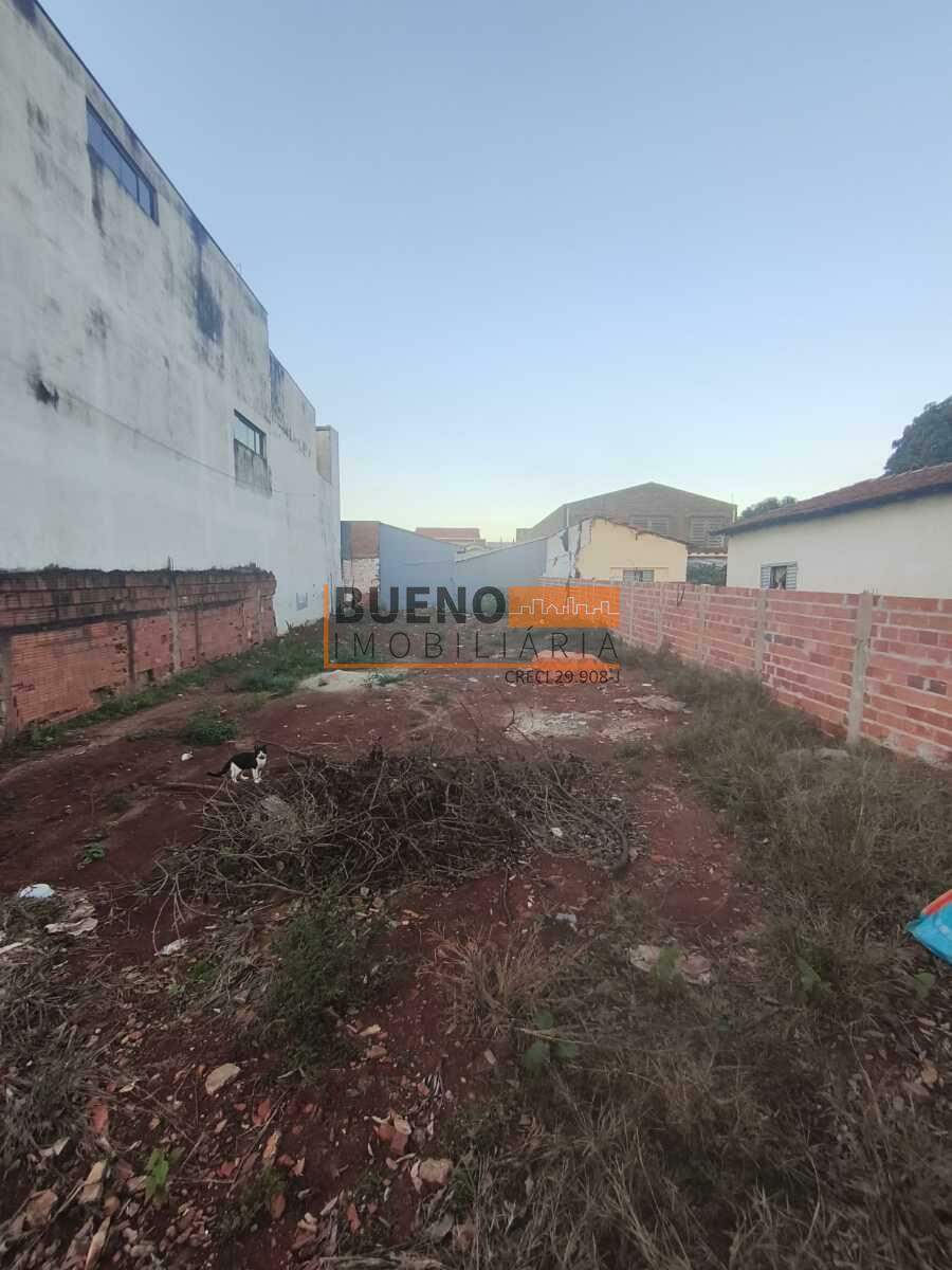 Terreno à venda no Vila Mollon IV: 