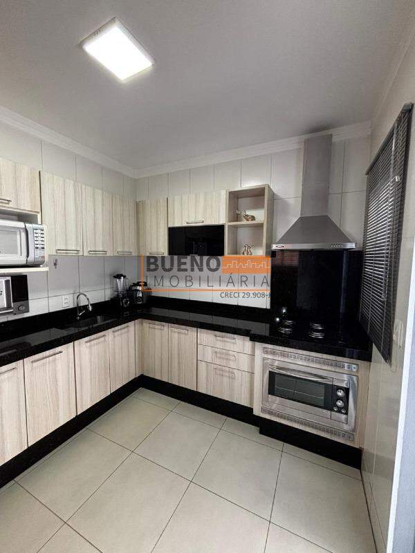Sobrado à venda no Parque Residencial Boa Vista: 