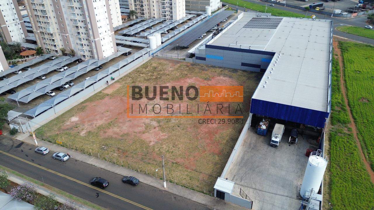 Terreno à venda no Cariobinha: 