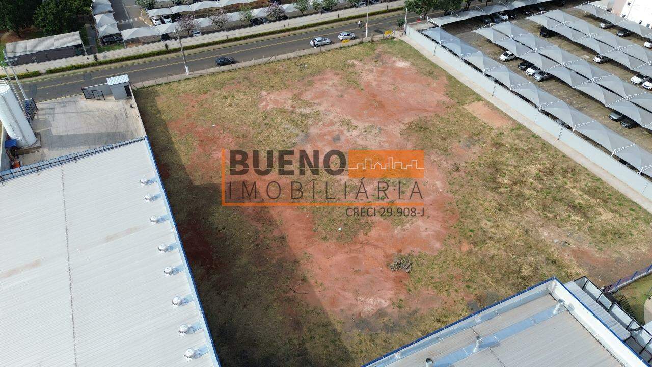 Terreno à venda no Cariobinha: 