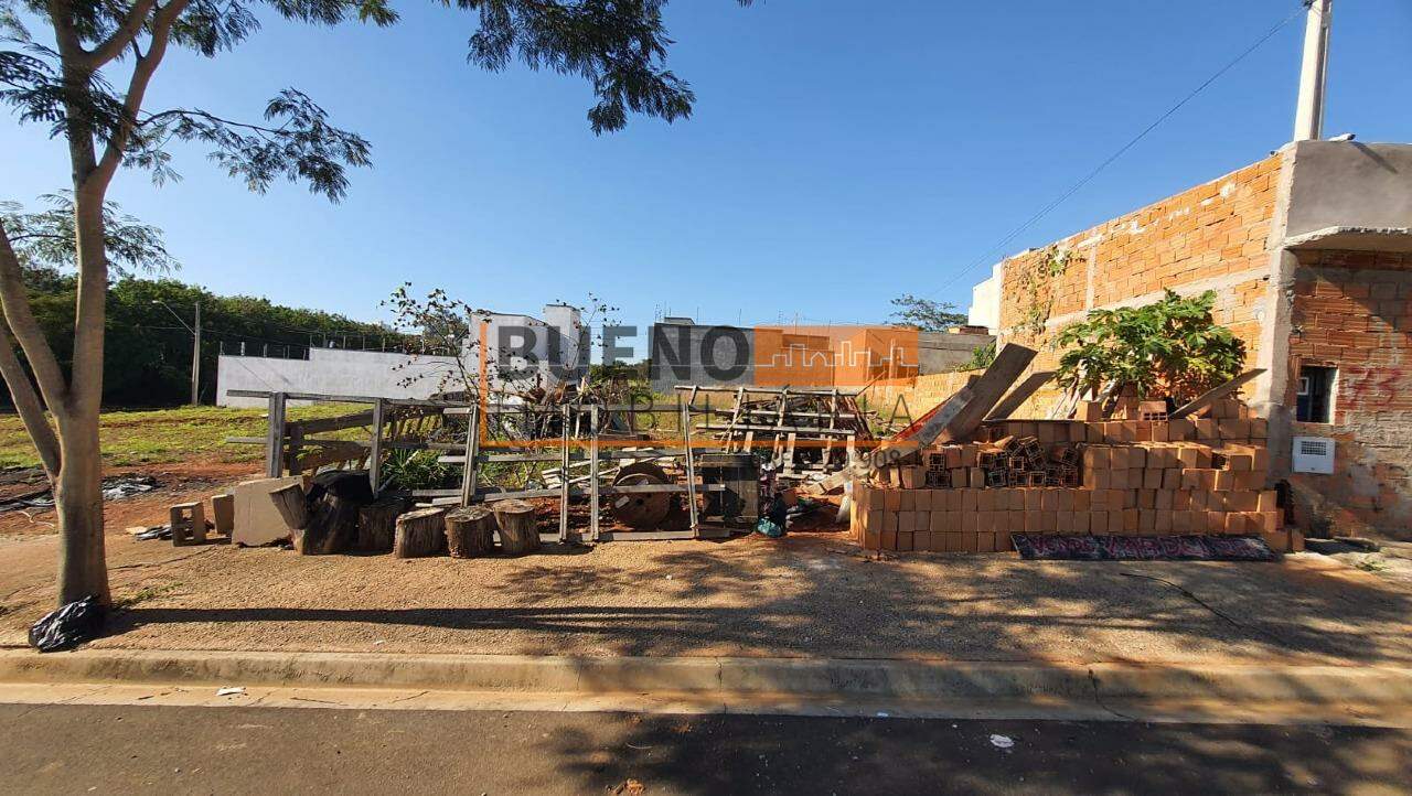 Terreno à venda no Jardim Alphacenter: 