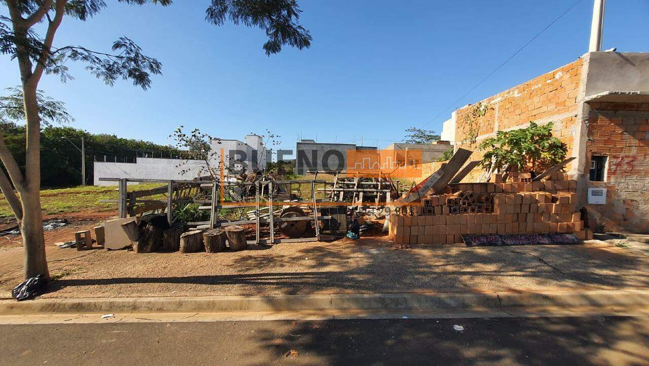 Terreno à venda no Jardim Alphacenter: 