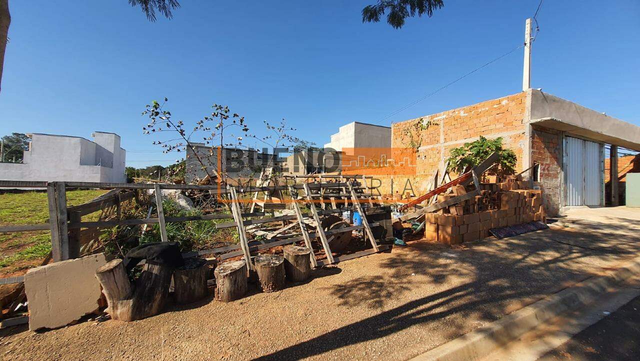 Terreno à venda no Jardim Alphacenter: 