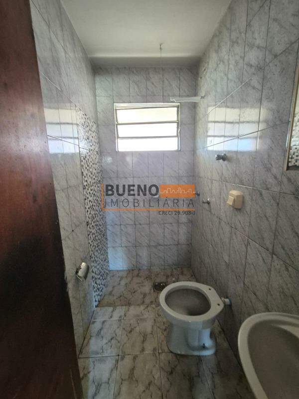 Casa à venda no Conjunto Habitacional Santa Terezinha: 