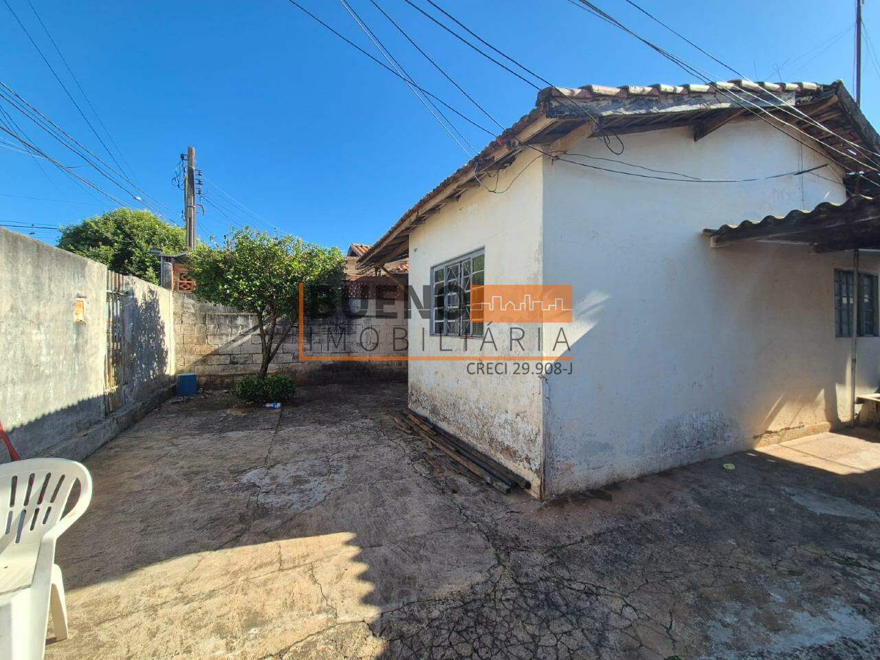 Casa à venda no Conjunto Habitacional Santa Terezinha: 