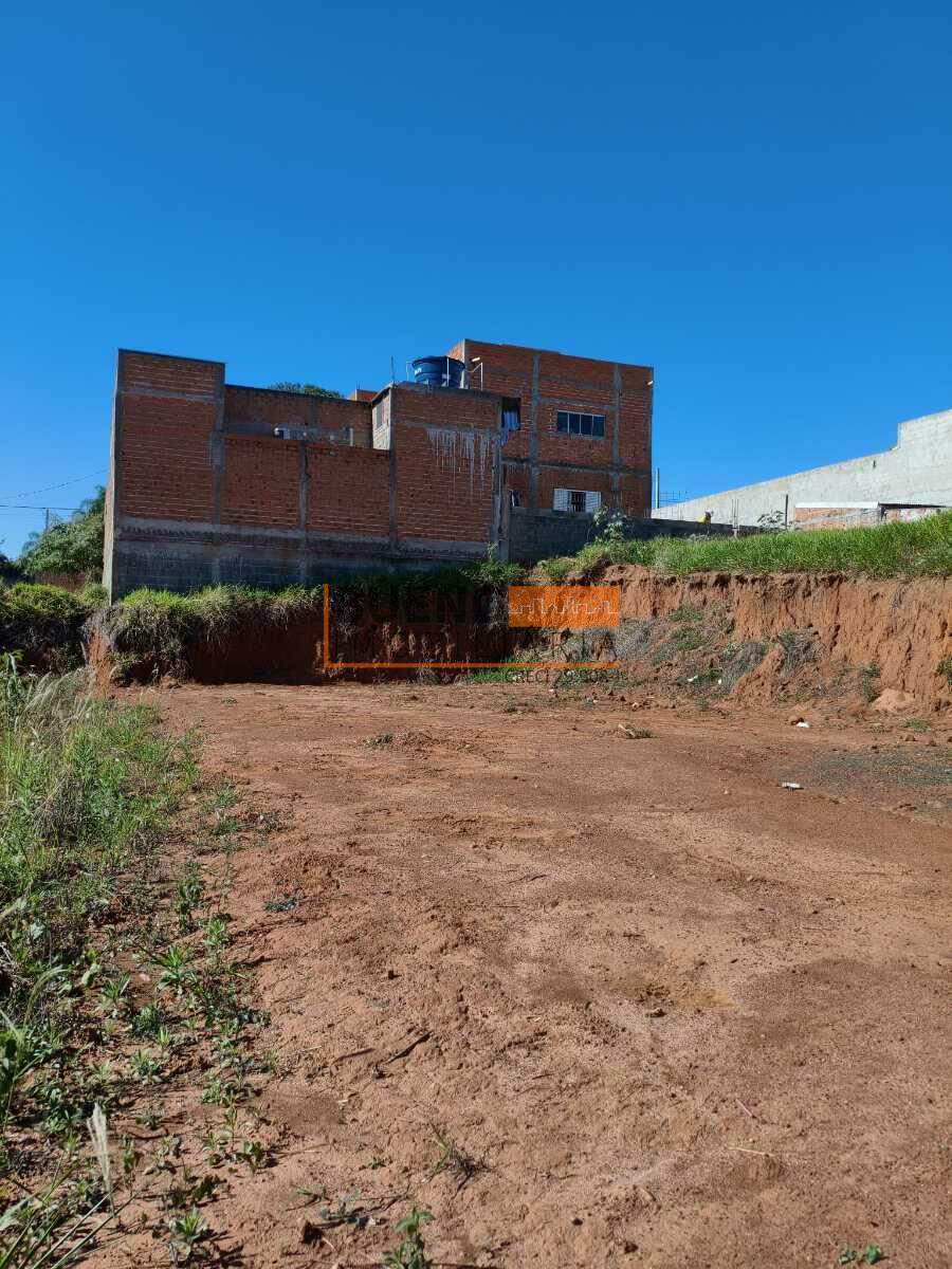 Terreno à venda no Jardim Aranha Oliveira: 